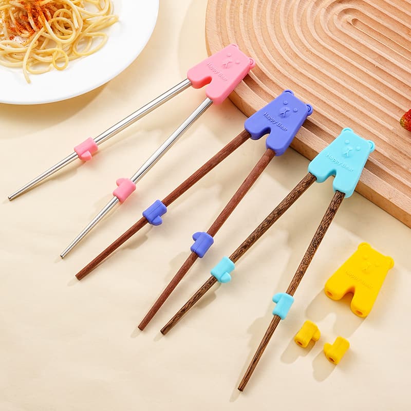 AISOURCE Children's Disposable Giveaways Training Chopsticks Baby Eating Silicone Non-Slip Cartoon Design 18cm Learning Model