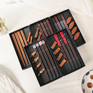 2022 New on the shelves Japanese gift creative wooden chopsticks four pairs of chopsticks with chopsticks holder gift box set